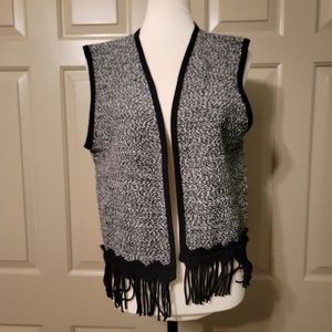 *FINAL PRICE *Kathie Lee ladies black and white fringed vest.